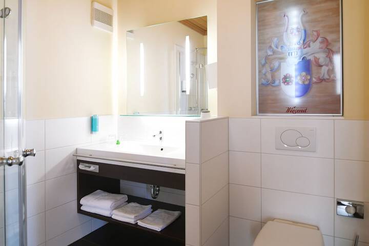 Room 13 of 42