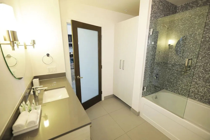 Room 7 of 20