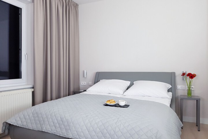 Room 6 of 37
