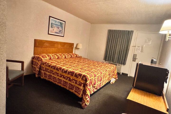 Room 34 of 91
