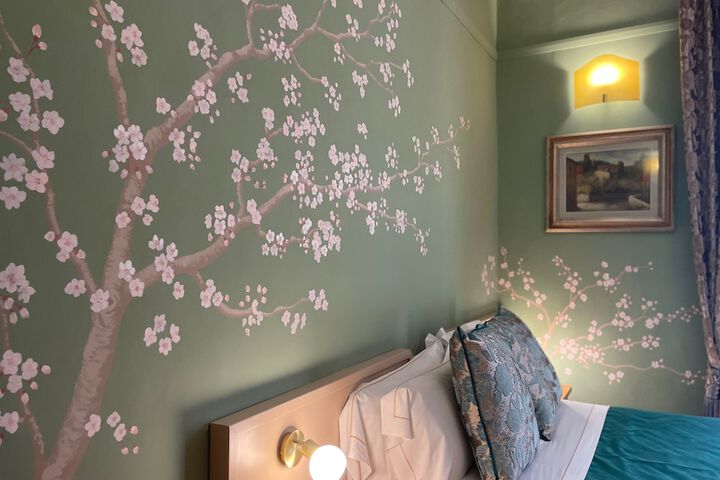 Room 44 of 124