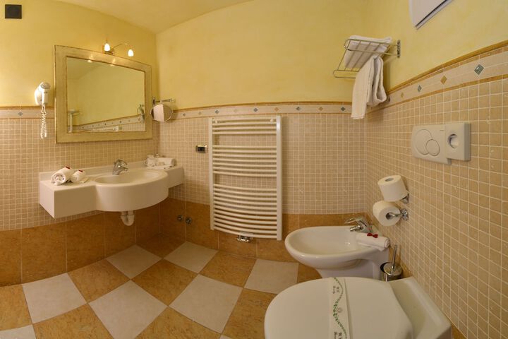 Room 34 of 55