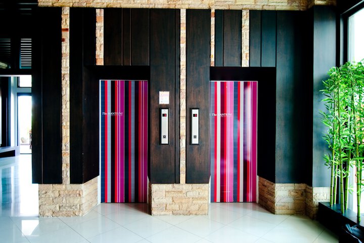 Ballroom/Hall 37 of 51