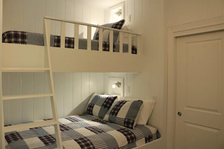 Room 4 of 21