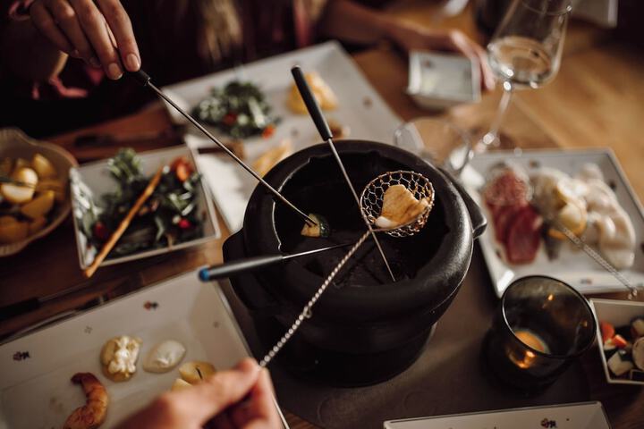 Dining 35 of 50