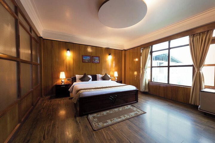 Room 10 of 31