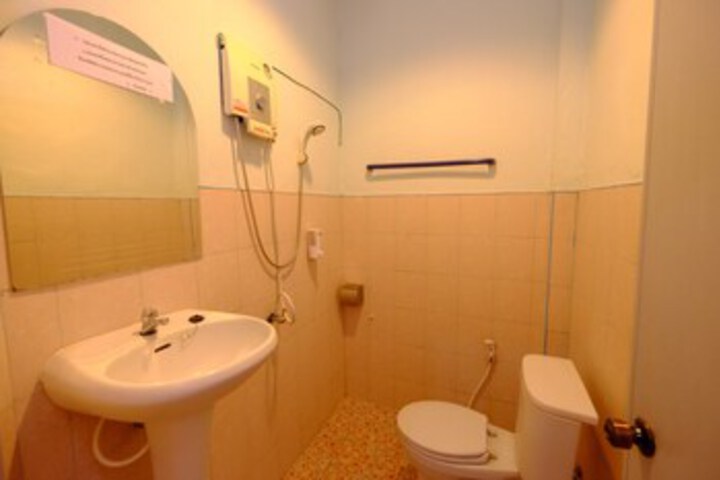Room 3 of 20