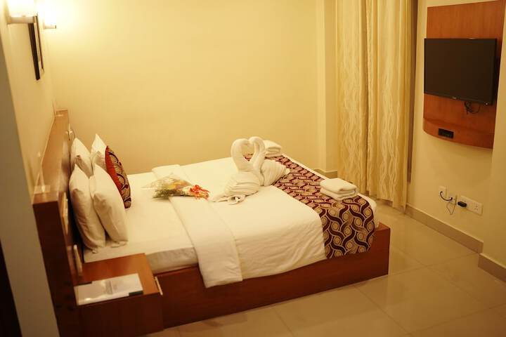 Room 9 of 18