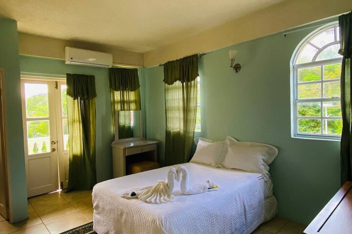 Room 4 of 85