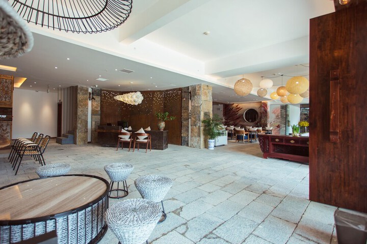 Hotel Interior 7 of 121