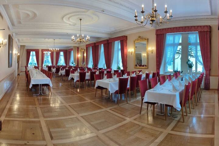 Dining 38 of 70