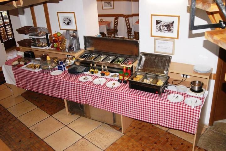 Breakfast/Coffee Service 6 of 11