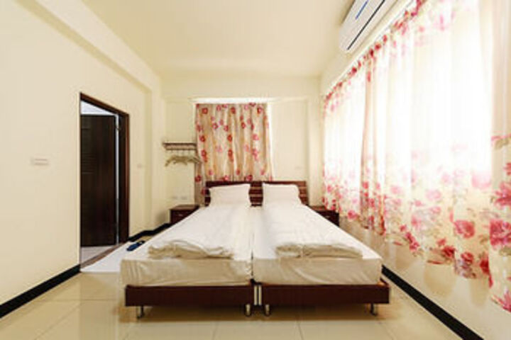 Room 28 of 51