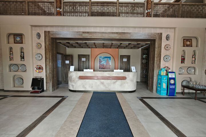 Hotel Interior 4 of 85