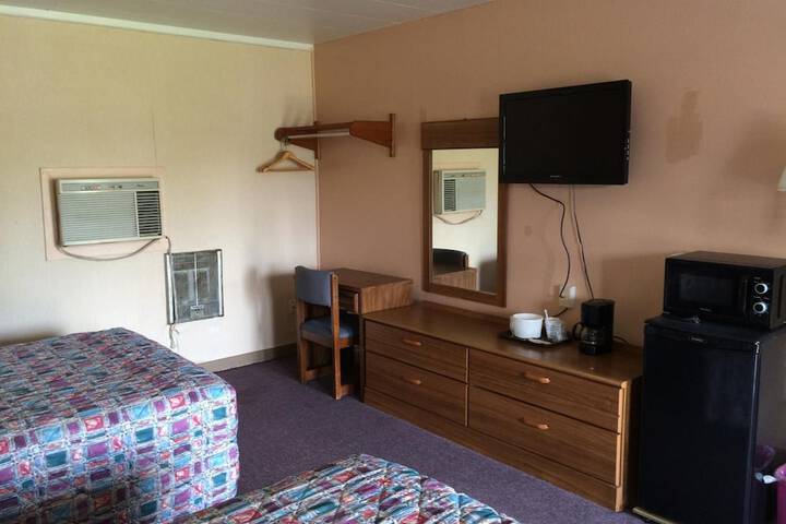 Room 4 of 16