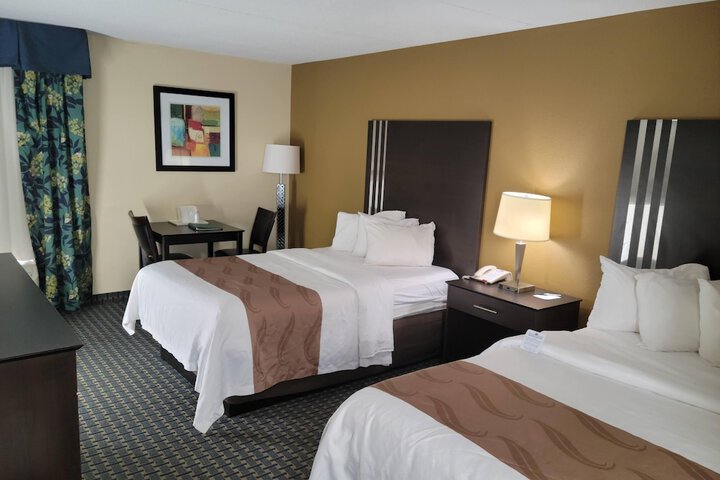 2 Double Beds (4 of 7)