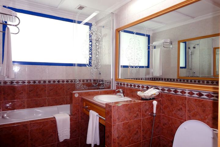 Room 52 of 71