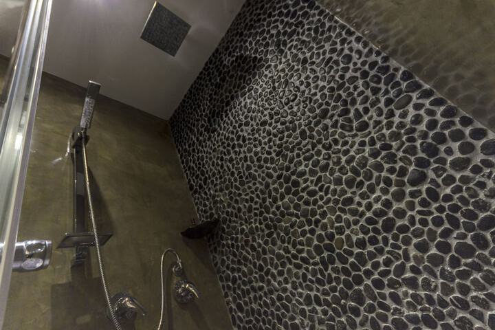 Room 144 of 231