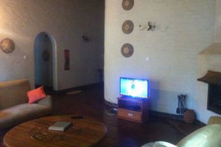 Room 2 of 3