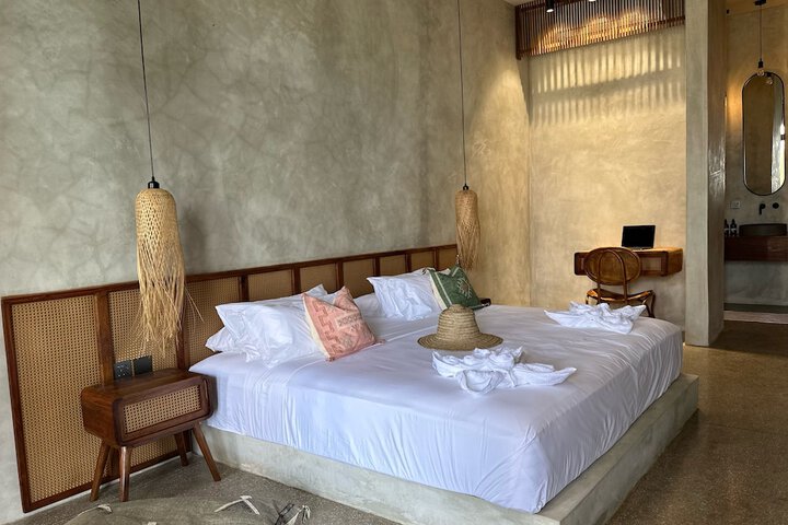 Room 10 of 29
