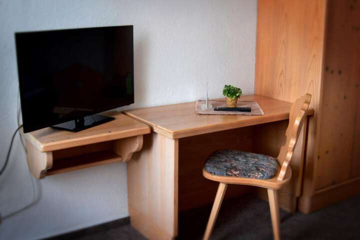Room 13 of 45