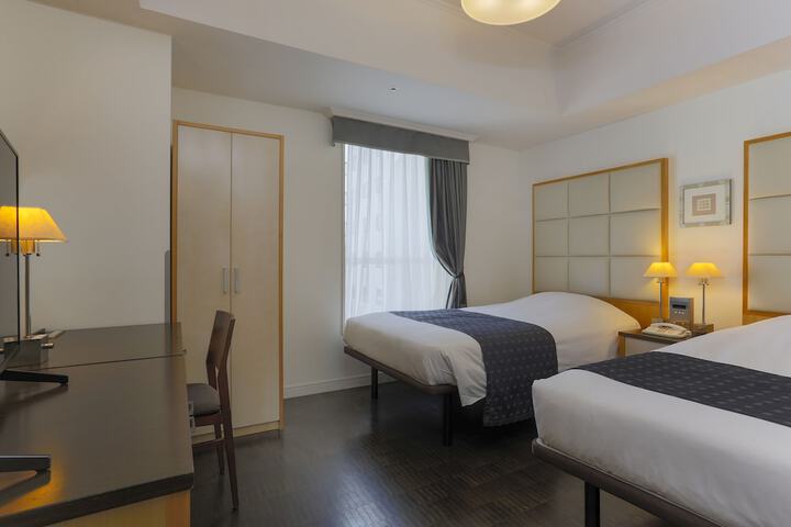 Room 13 of 60