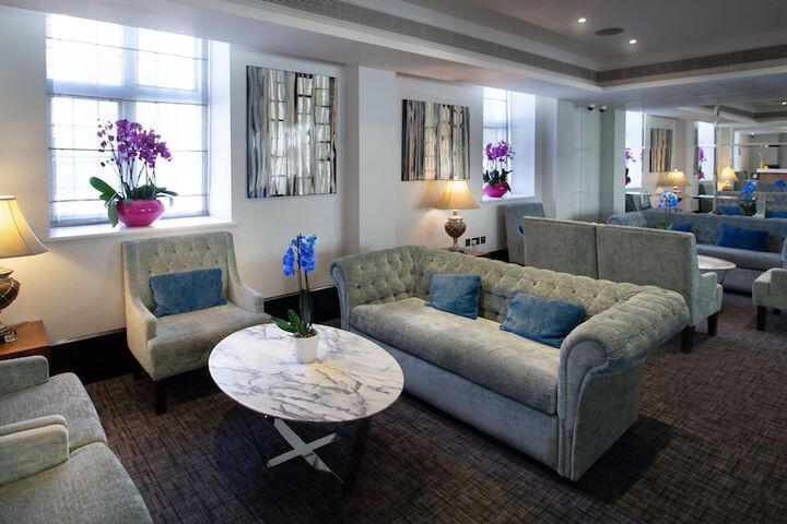 Entrance & Lobby