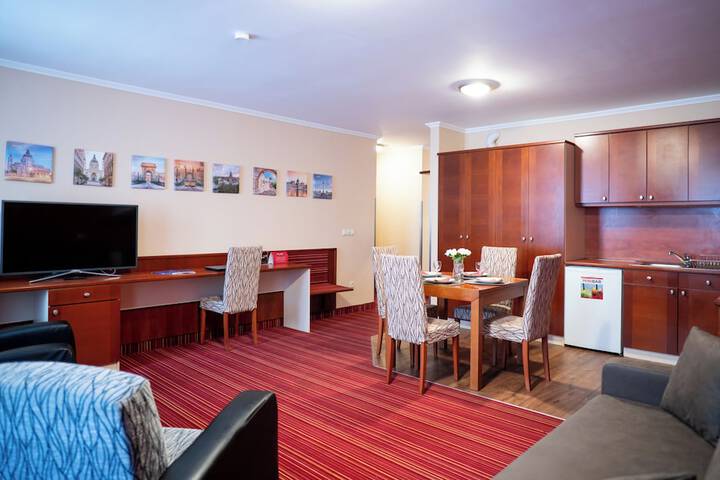 Room 43 of 153