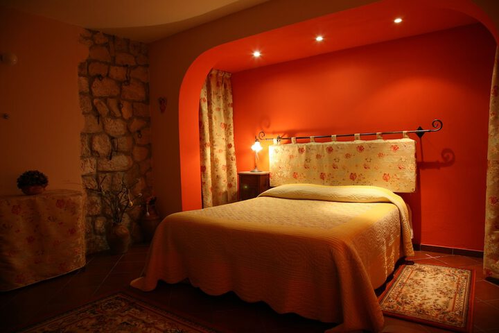 Room 10 of 13