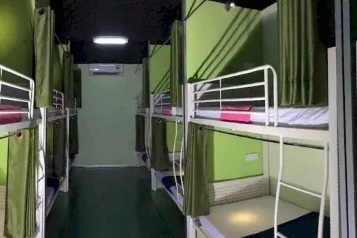 Room 11 of 19