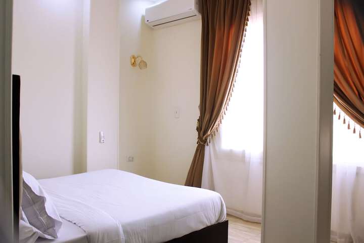 Room 5 of 49
