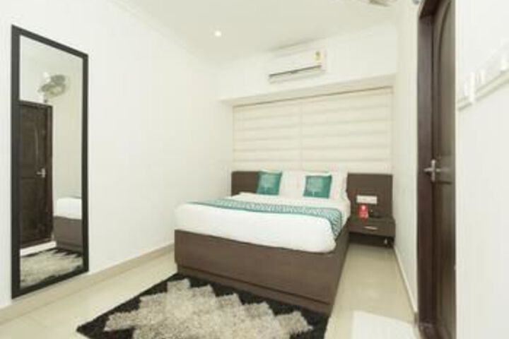 Room 12 of 20