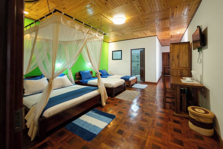 Room 6 of 22