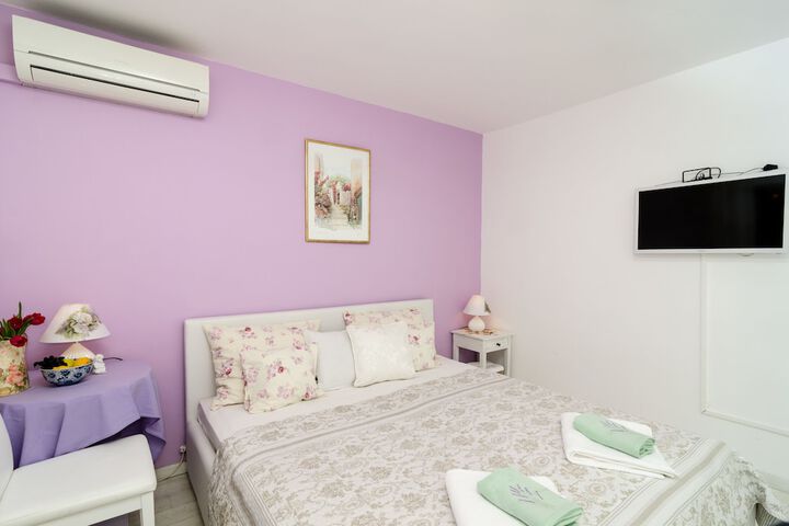 Room 10 of 64