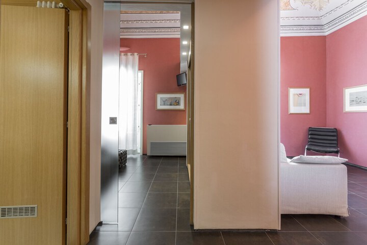Room 12 of 106