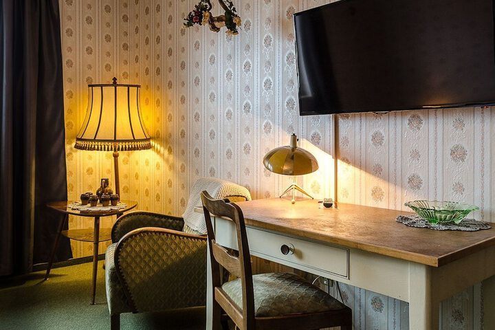 Room 25 of 27
