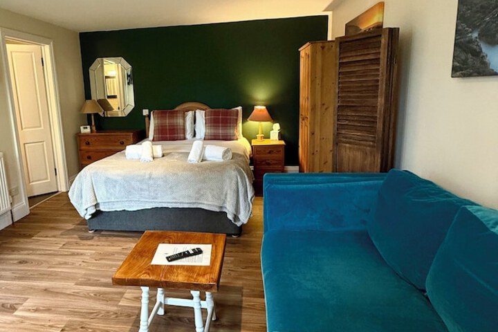Room 100 of 210