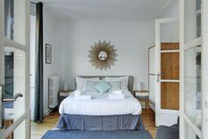 Room 28 of 102