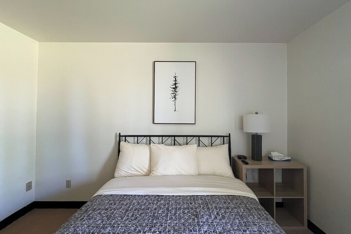 Room 9 of 36