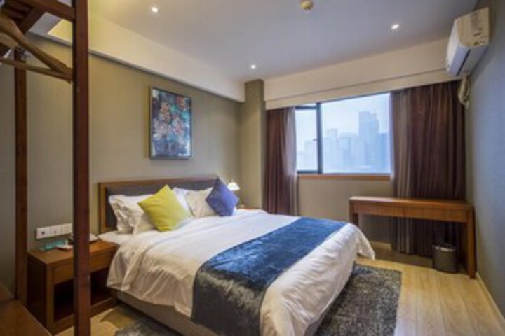 Room 32 of 70