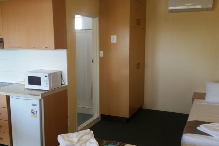 Room 3 of 72