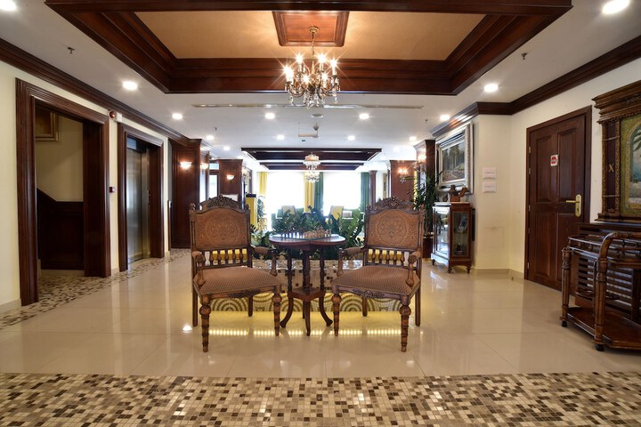 Hotel Interior 7 of 124
