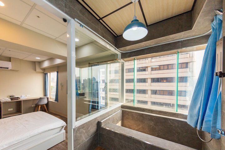 Liuhe Su Hotels