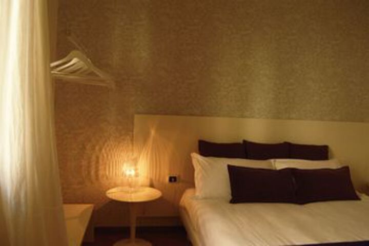 Room 19 of 32