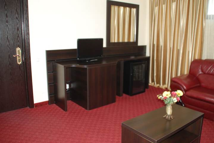 Room 32 of 51