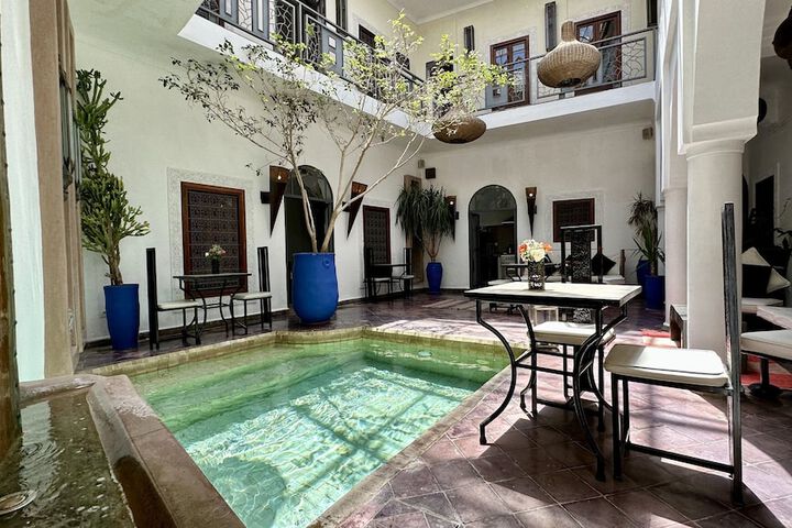 Hotel with Pool