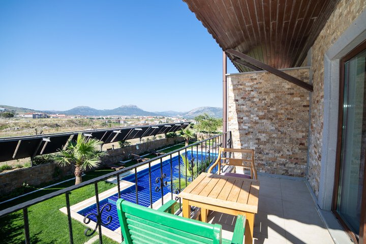 Terrace/Patio 33 of 48