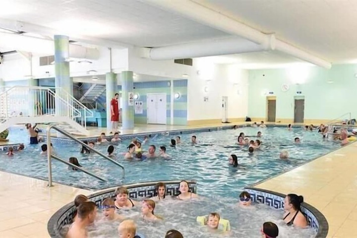 Pool 10 of 26