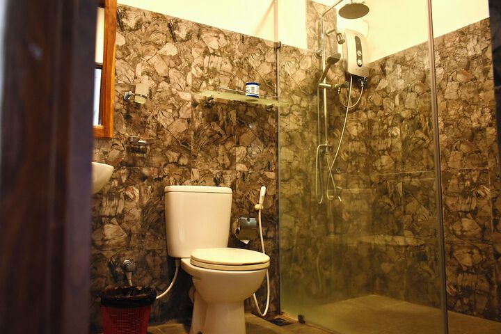 Room 27 of 48