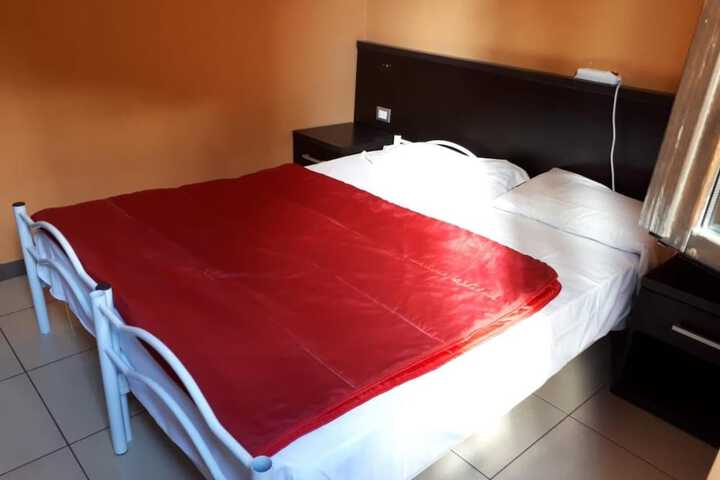 Room 25 of 53